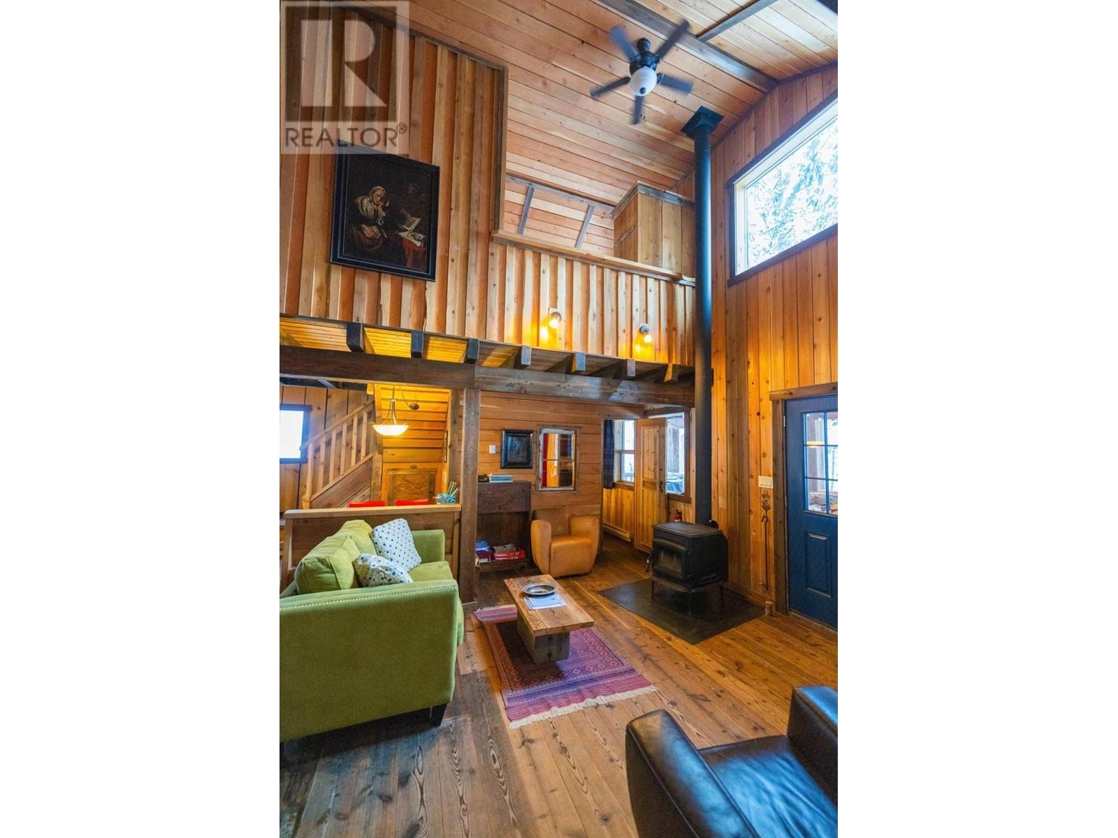 6225 Porto Rico Ymir Road, Ymir, BC - Indoor