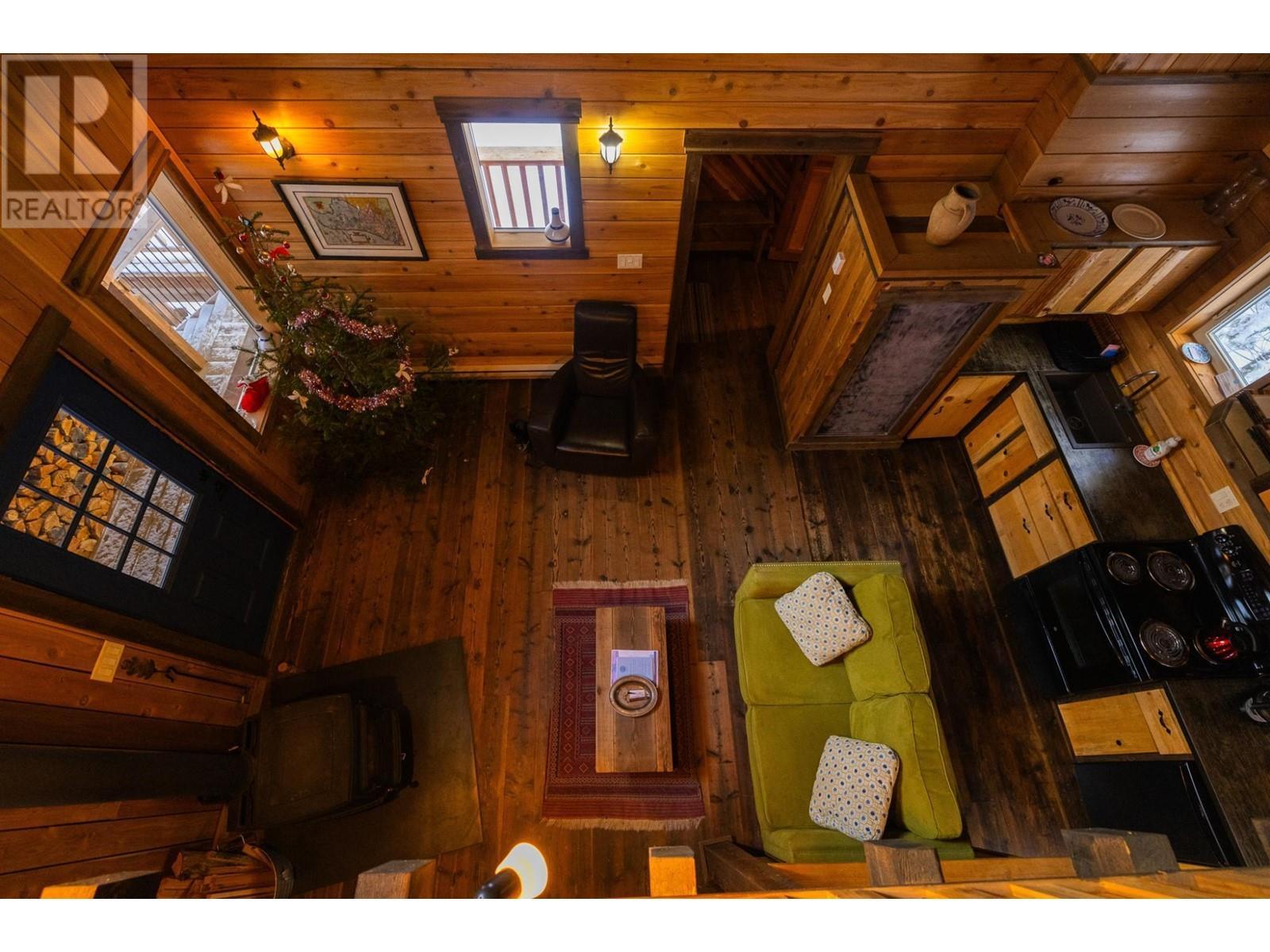 6225 Porto Rico Ymir Road, Ymir, BC - Indoor Photo Showing Other Room