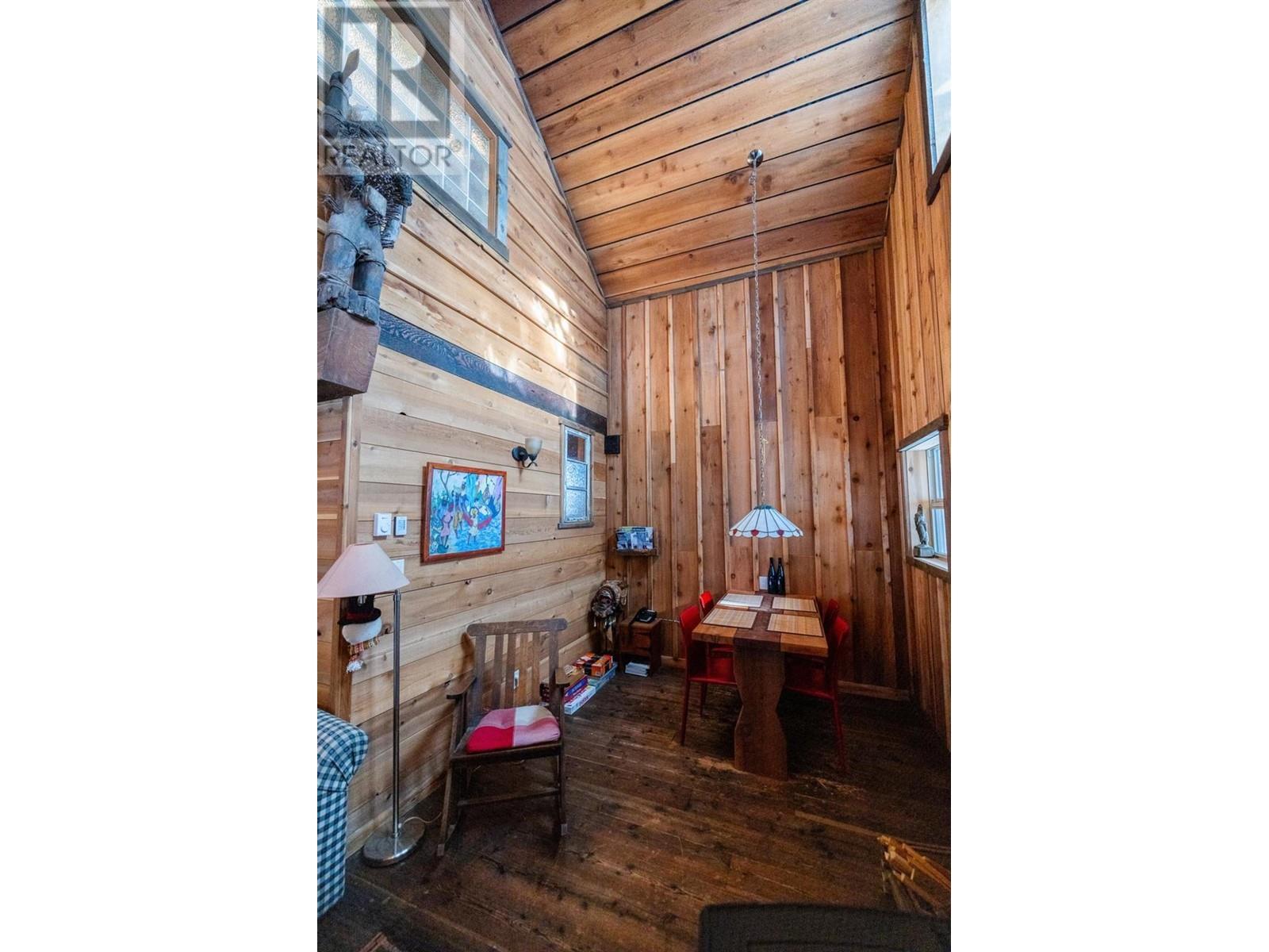 6225 Porto Rico Ymir Road, Ymir, BC - Indoor Photo Showing Other Room