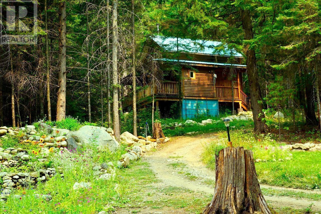 6225 Porto Rico Ymir Road, Ymir, BC - Outdoor