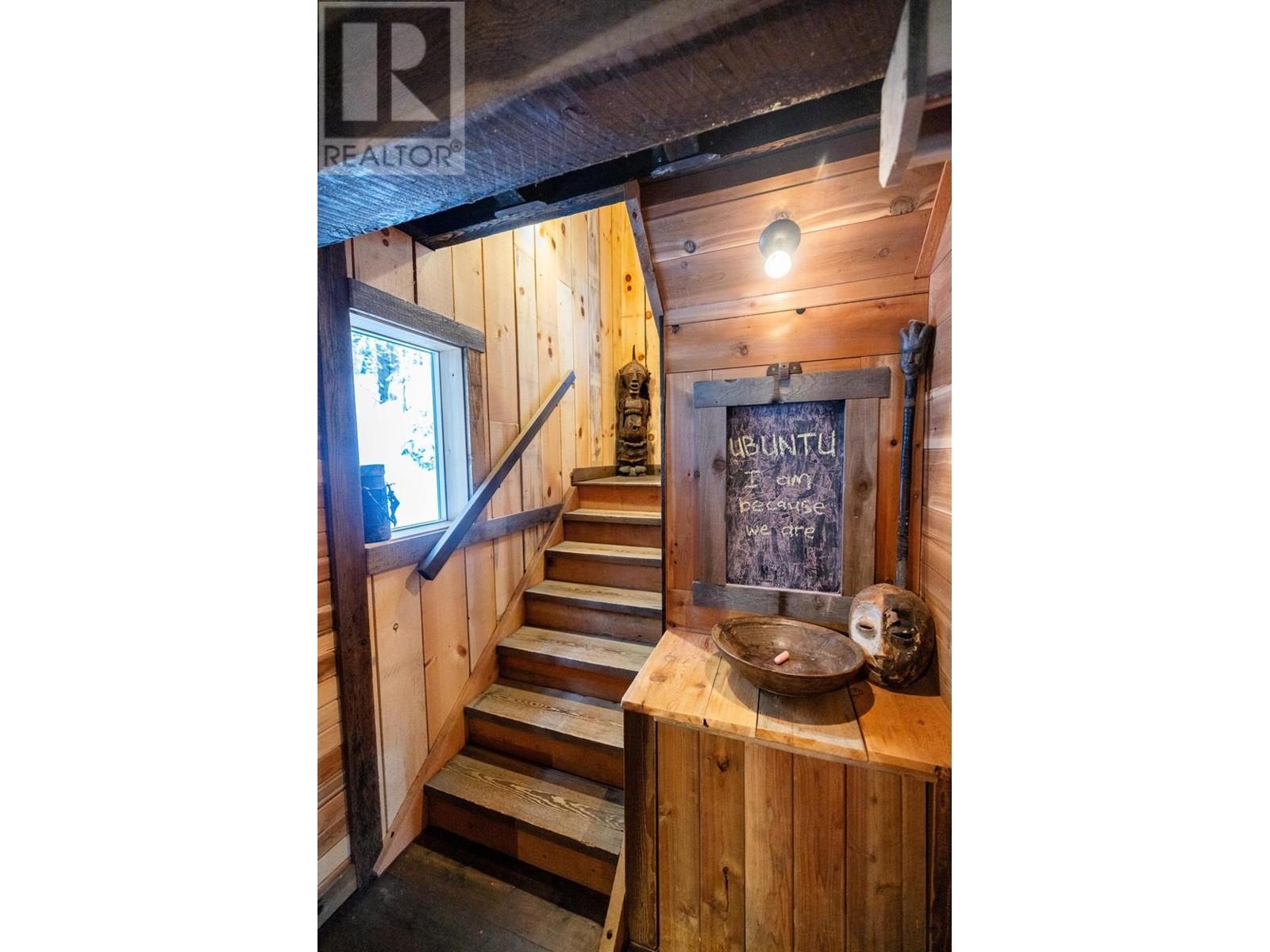 6225 Porto Rico Ymir Road, Ymir, BC - Indoor Photo Showing Other Room