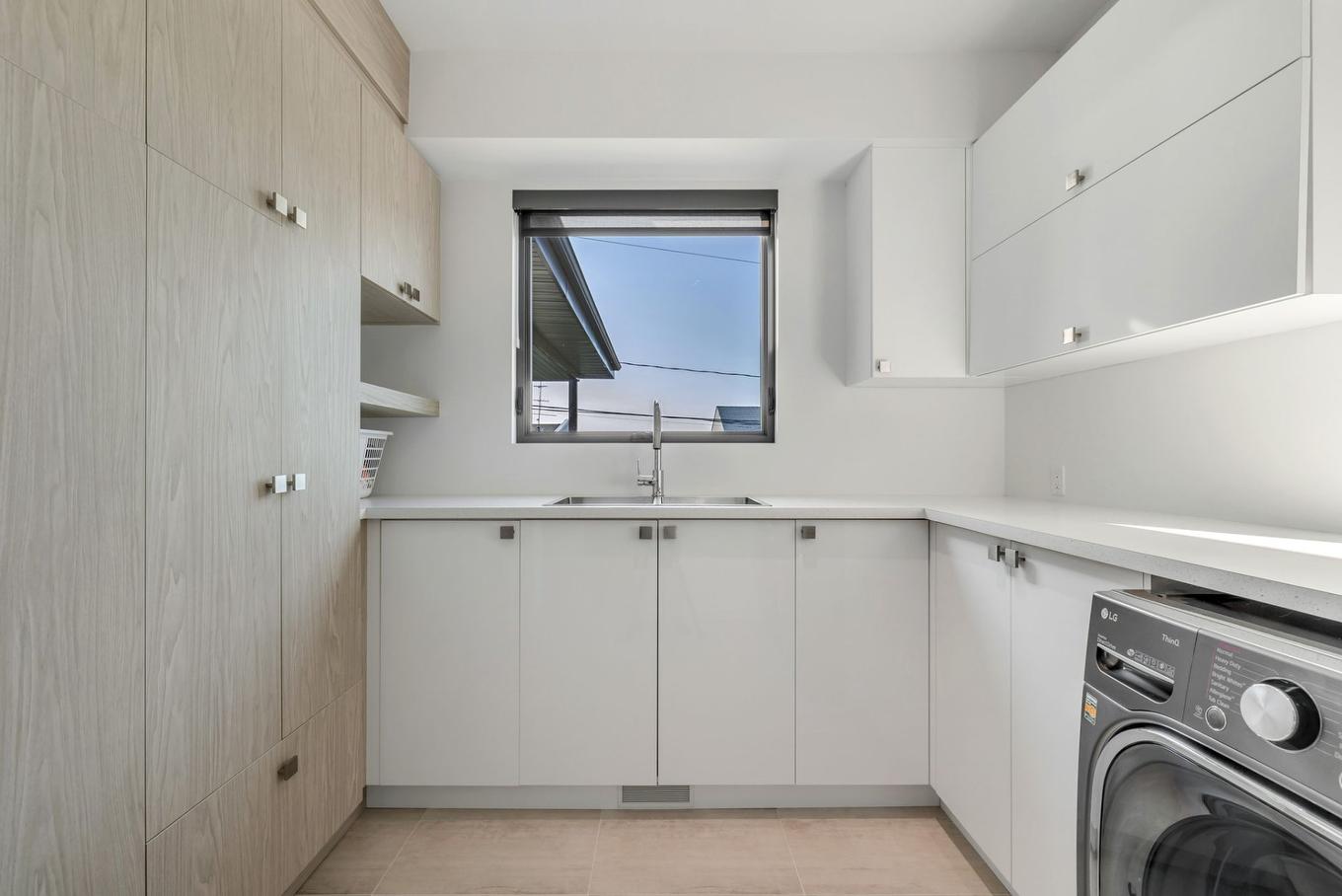 Laundry room - 6305 Rue Malouin, Québec (Charlesbourg), QC - Indoor Photo Showing Laundry Room