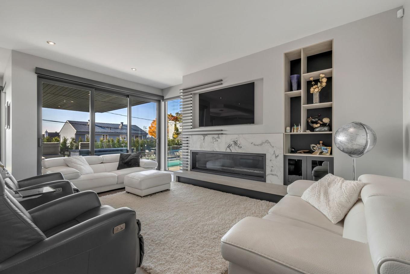 Living room - 6305 Rue Malouin, Québec (Charlesbourg), QC - Indoor Photo Showing Living Room With Fireplace
