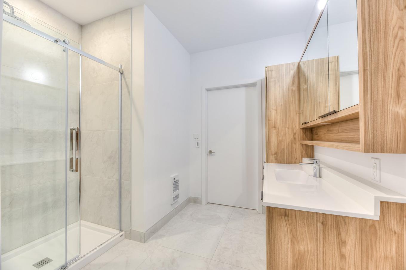 Bathroom - 906-1971 Rue Du Havre, Montréal (Ville-Marie), QC - Indoor Photo Showing Bathroom