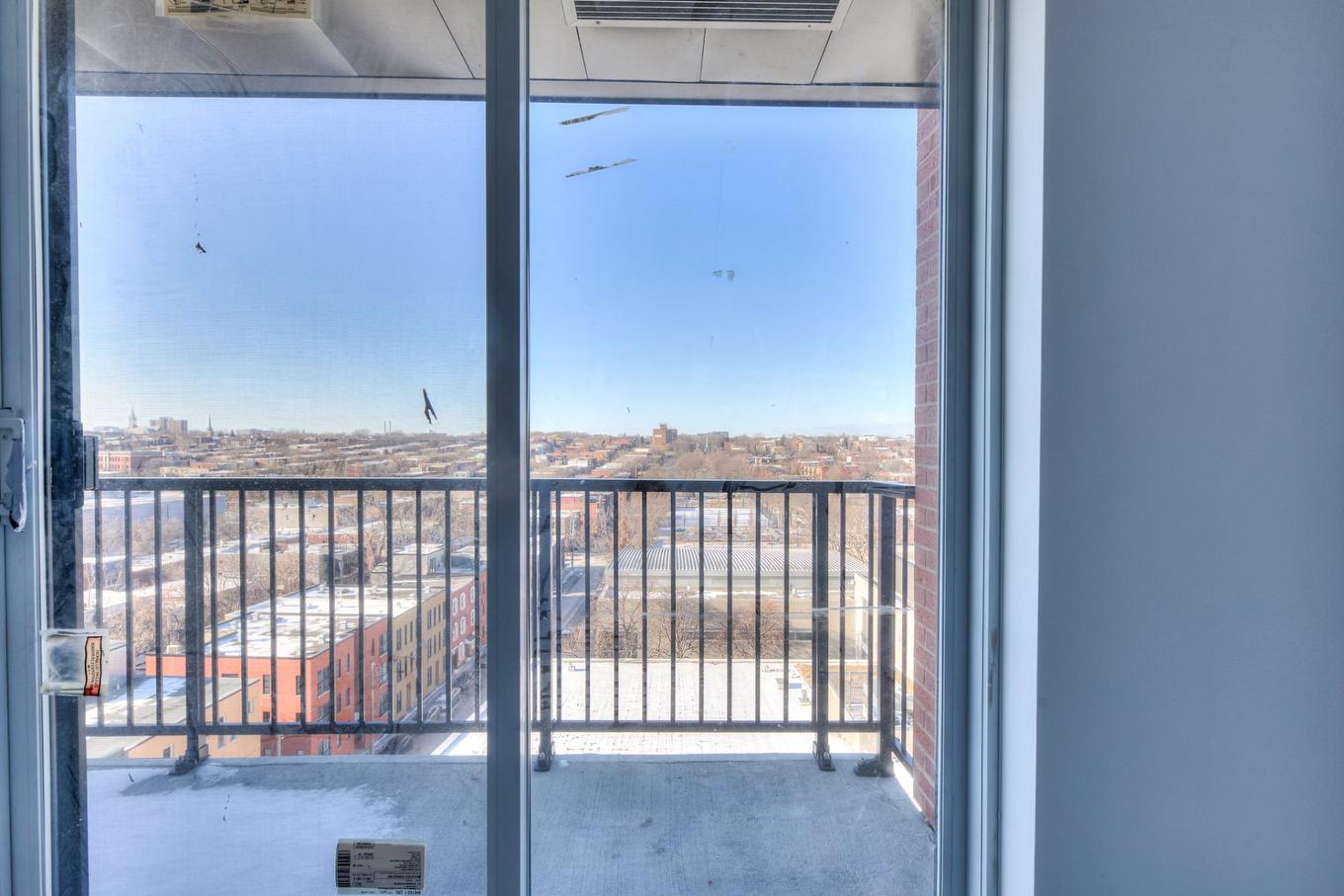 View - 906-1971 Rue Du Havre, Montréal (Ville-Marie), QC - Photo Showing Other Room