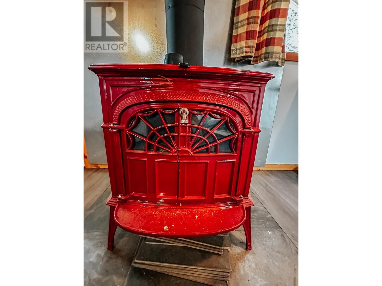 7594 Beazely Road, Deka Lake / Sulphurous / Hathaway Lakes, BC