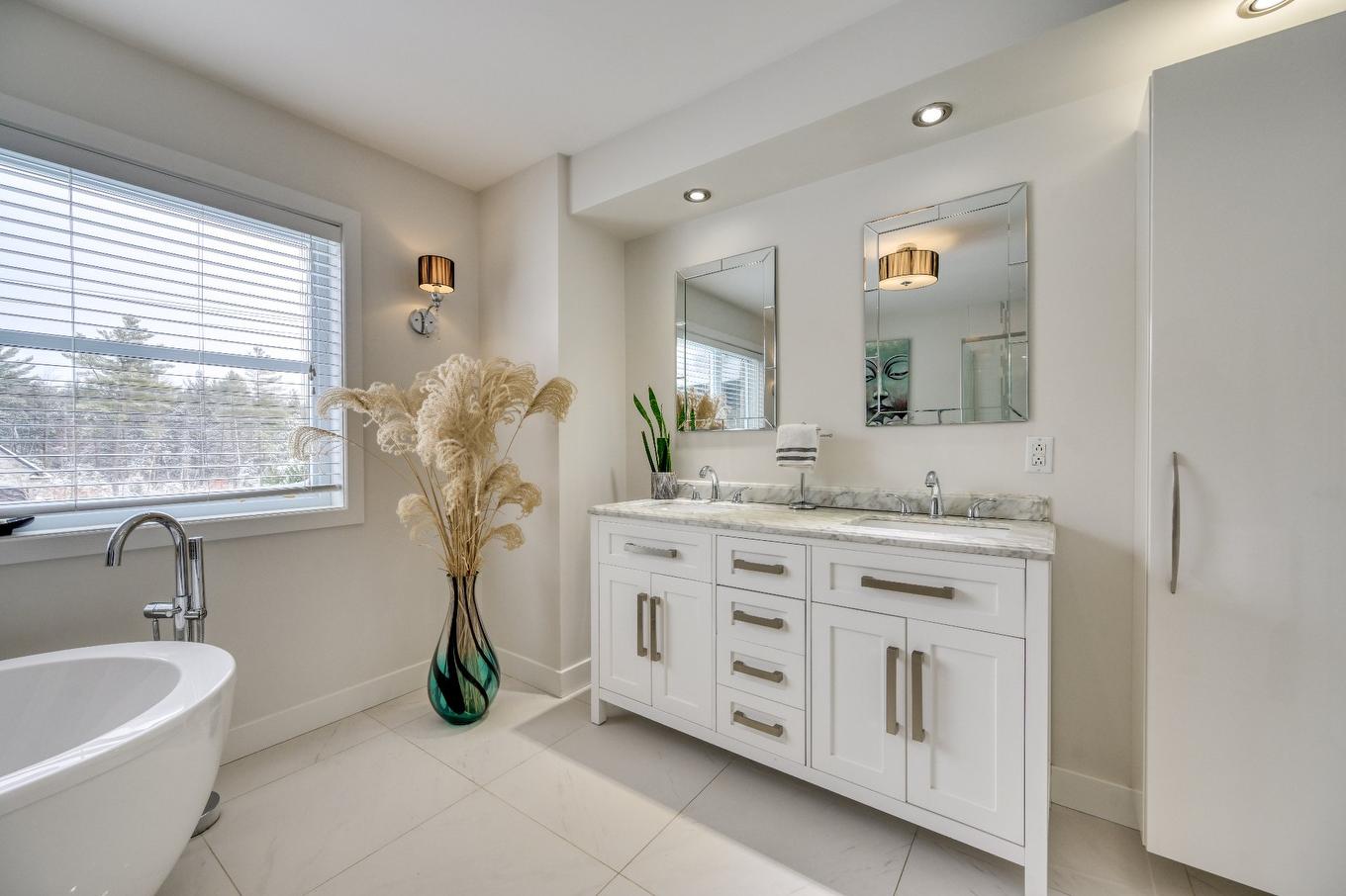Bathroom - 199 Rue Du Bonniebrook, Saint-Colomban, QC - Indoor Photo Showing Bathroom