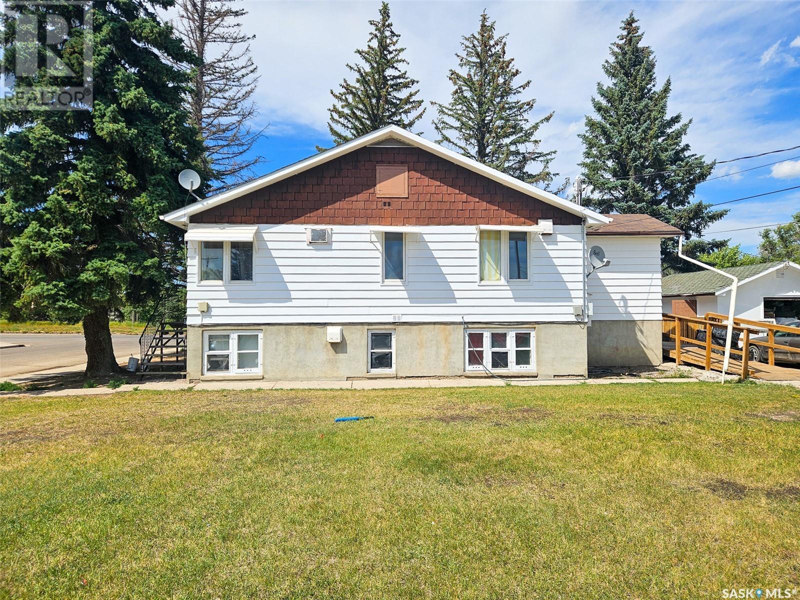 3 4Th Avenue Se, Swift Current, SK - Outdoor