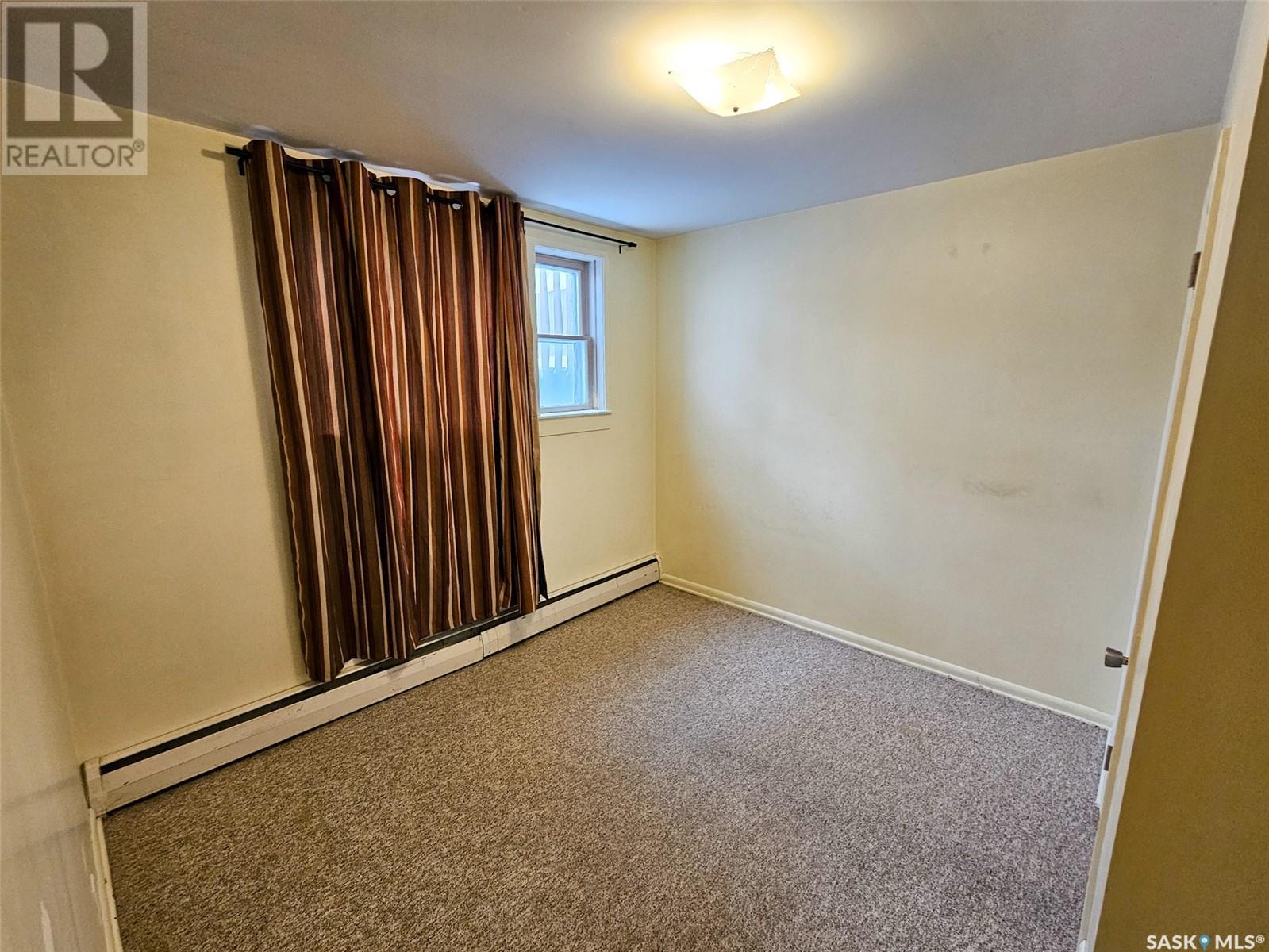 3 4Th Avenue Se, Swift Current, SK - Indoor Photo Showing Other Room