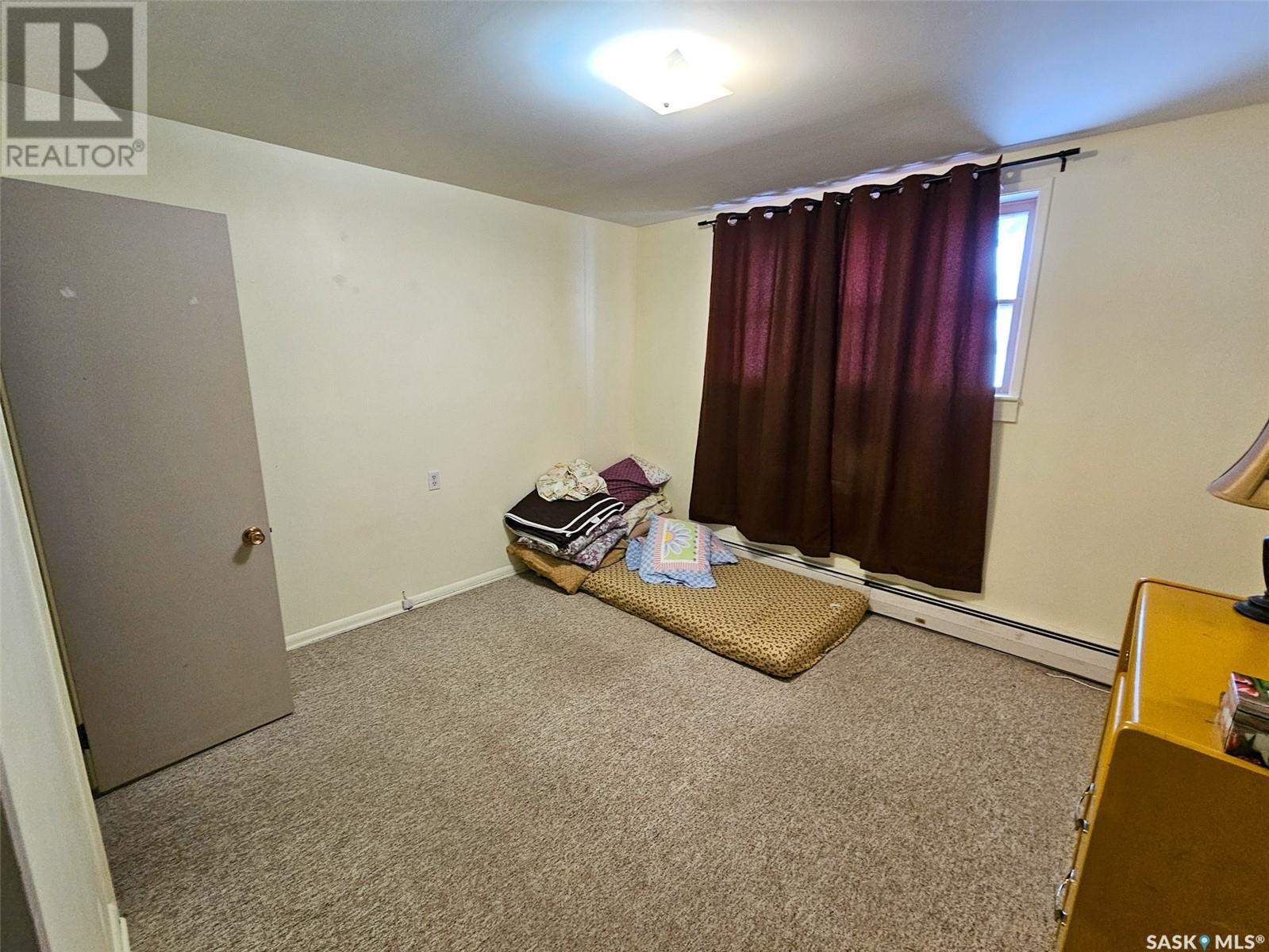 3 4Th Avenue Se, Swift Current, SK - Indoor