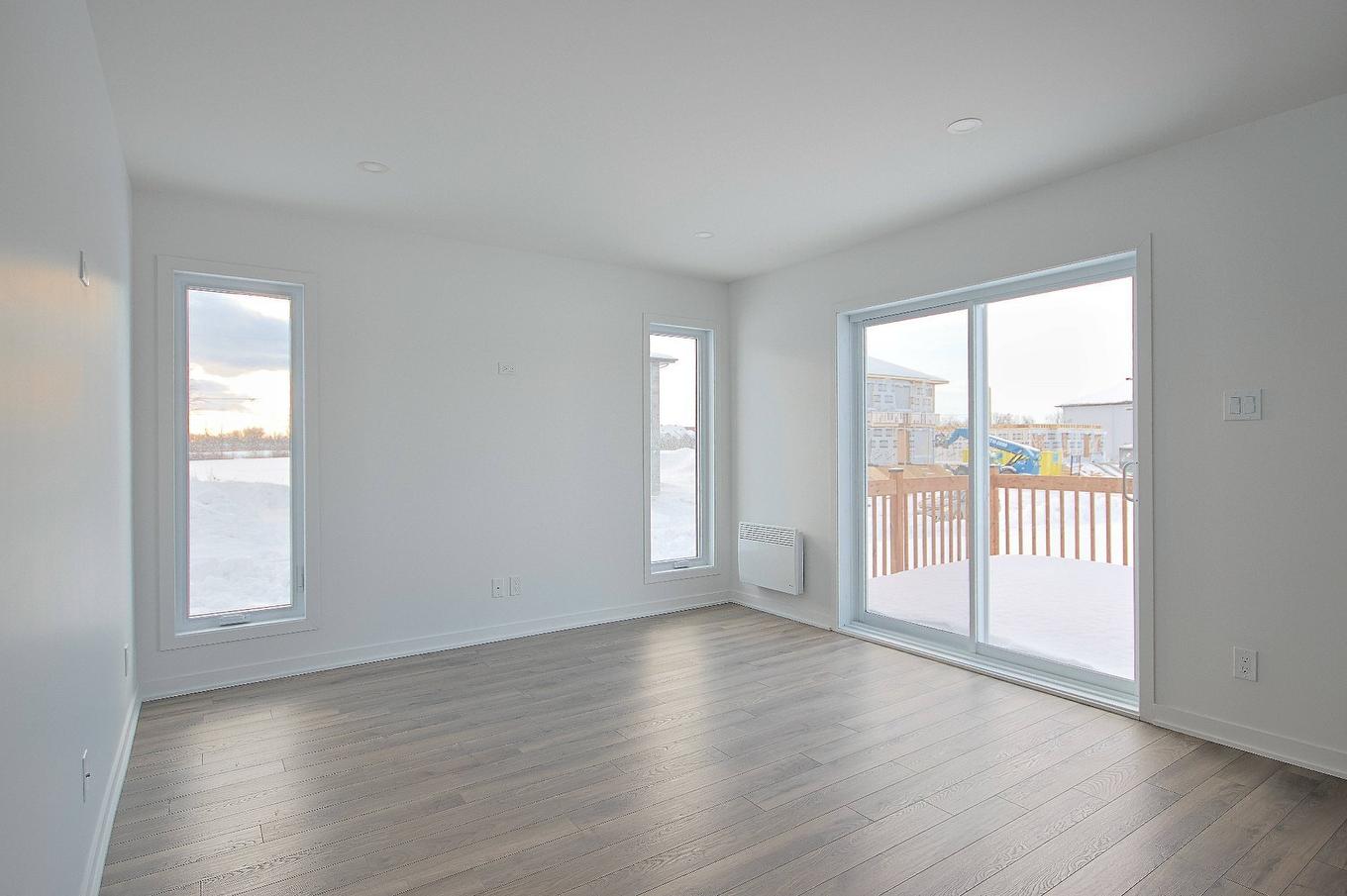 Living room - Rue Pierre-Dionne, Salaberry-De-Valleyfield, QC - Indoor Photo Showing Other Room