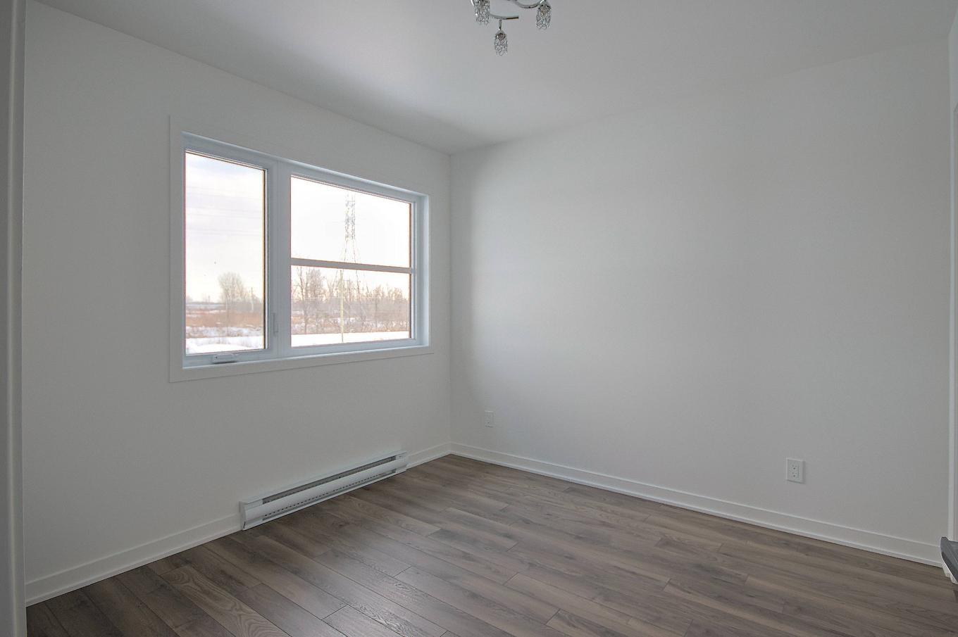 Bedroom - Rue Pierre-Dionne, Salaberry-De-Valleyfield, QC - Indoor Photo Showing Other Room