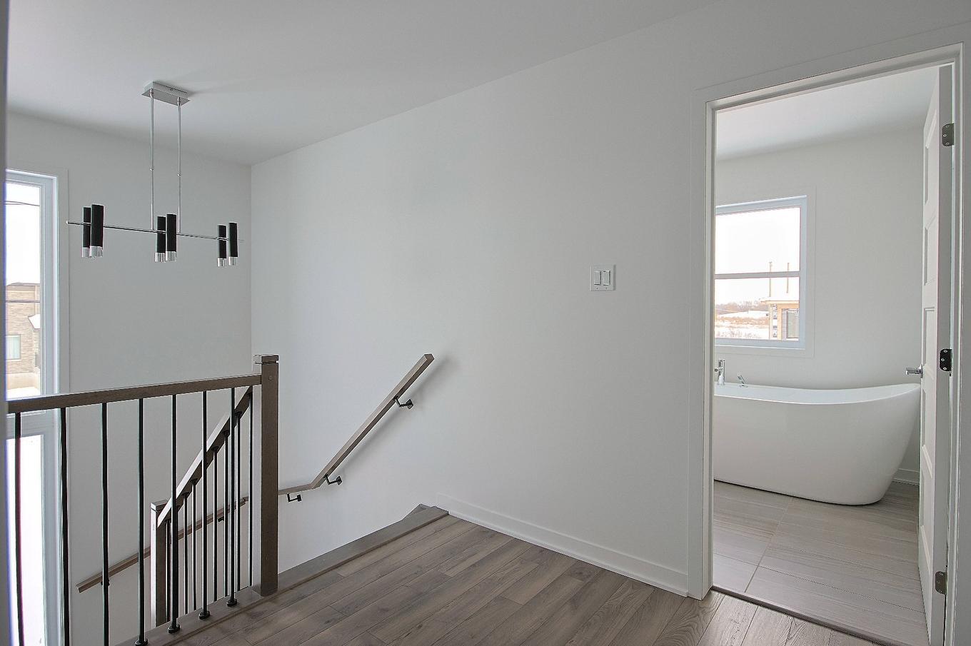 Overall view - Rue Pierre-Dionne, Salaberry-De-Valleyfield, QC - Indoor Photo Showing Other Room