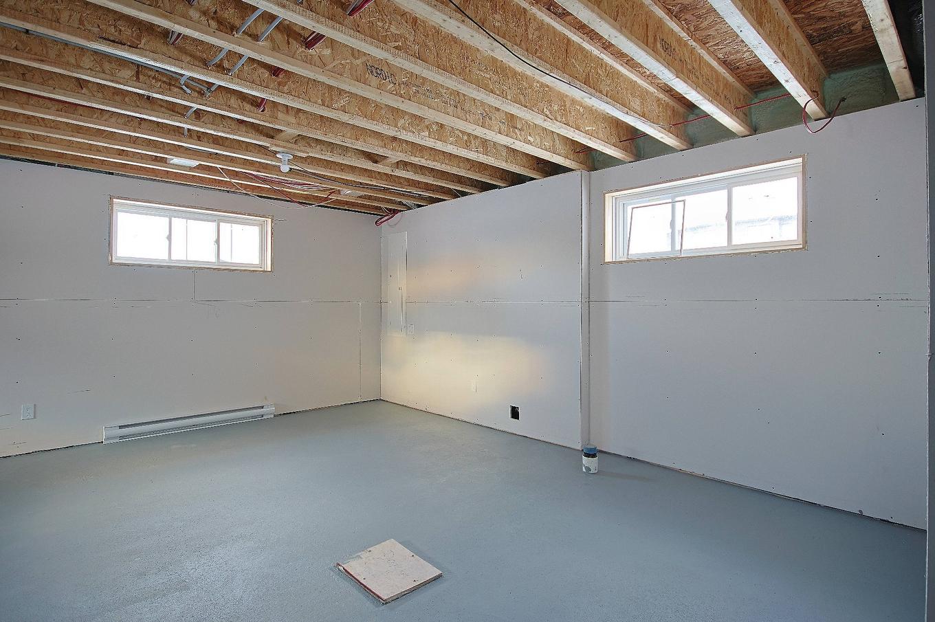 Basement - Rue Pierre-Dionne, Salaberry-De-Valleyfield, QC - Indoor Photo Showing Basement