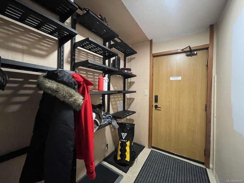 308-695 Castle Crag Cres, Courtenay, BC - Indoor