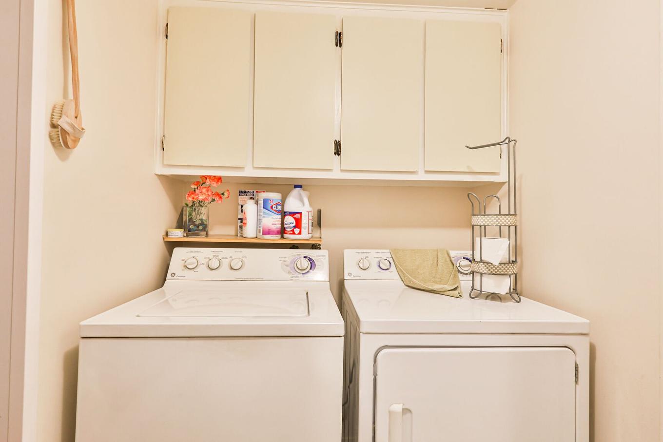 Dwelling - 1860 Rue Favreau, Laval (Chomedey), QC - Indoor Photo Showing Laundry Room