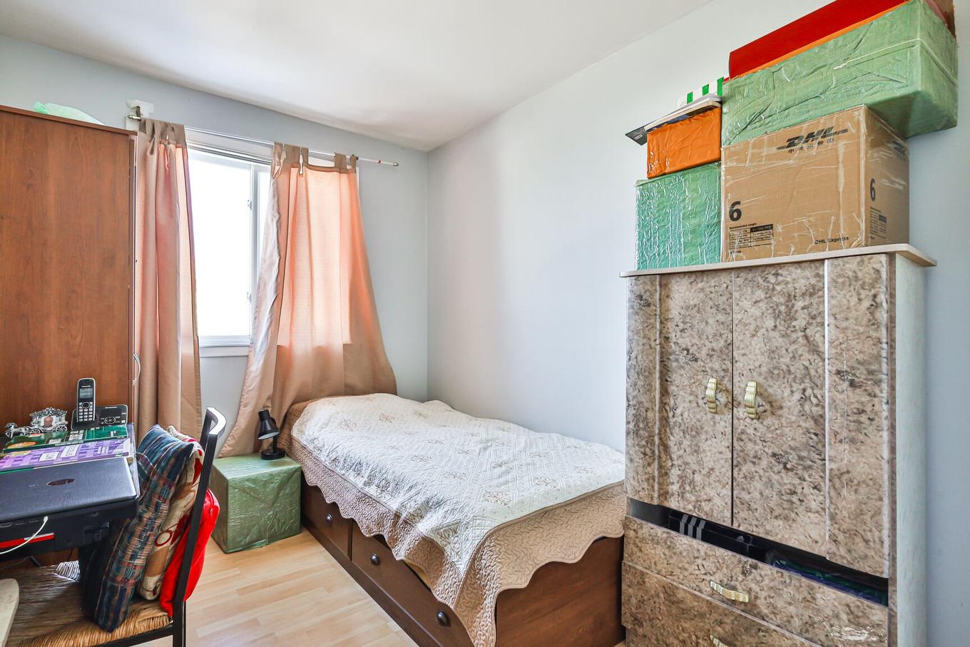 Dwelling - 1860 Rue Favreau, Laval (Chomedey), QC - Indoor Photo Showing Bedroom