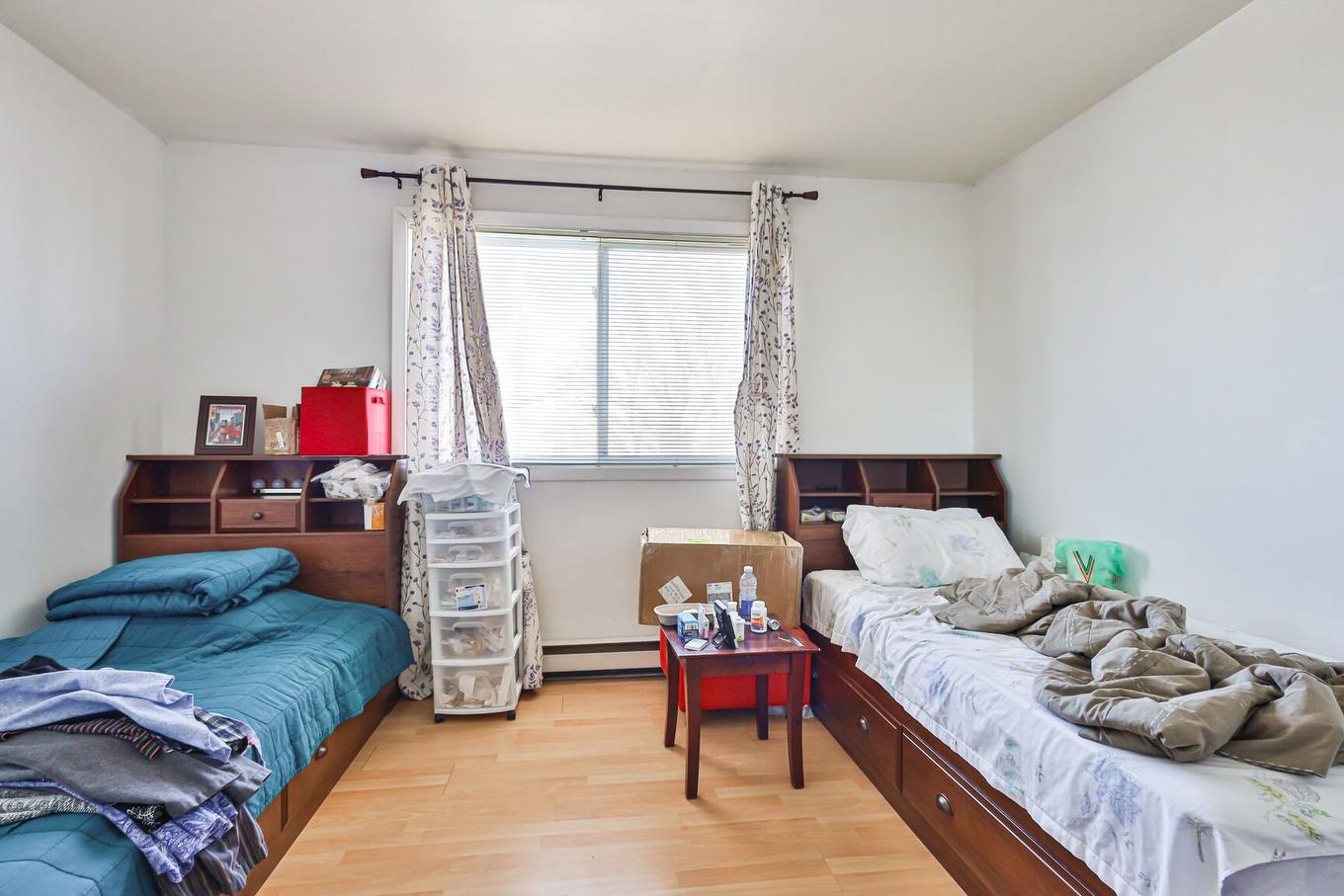 Dwelling - 1860 Rue Favreau, Laval (Chomedey), QC - Indoor Photo Showing Bedroom