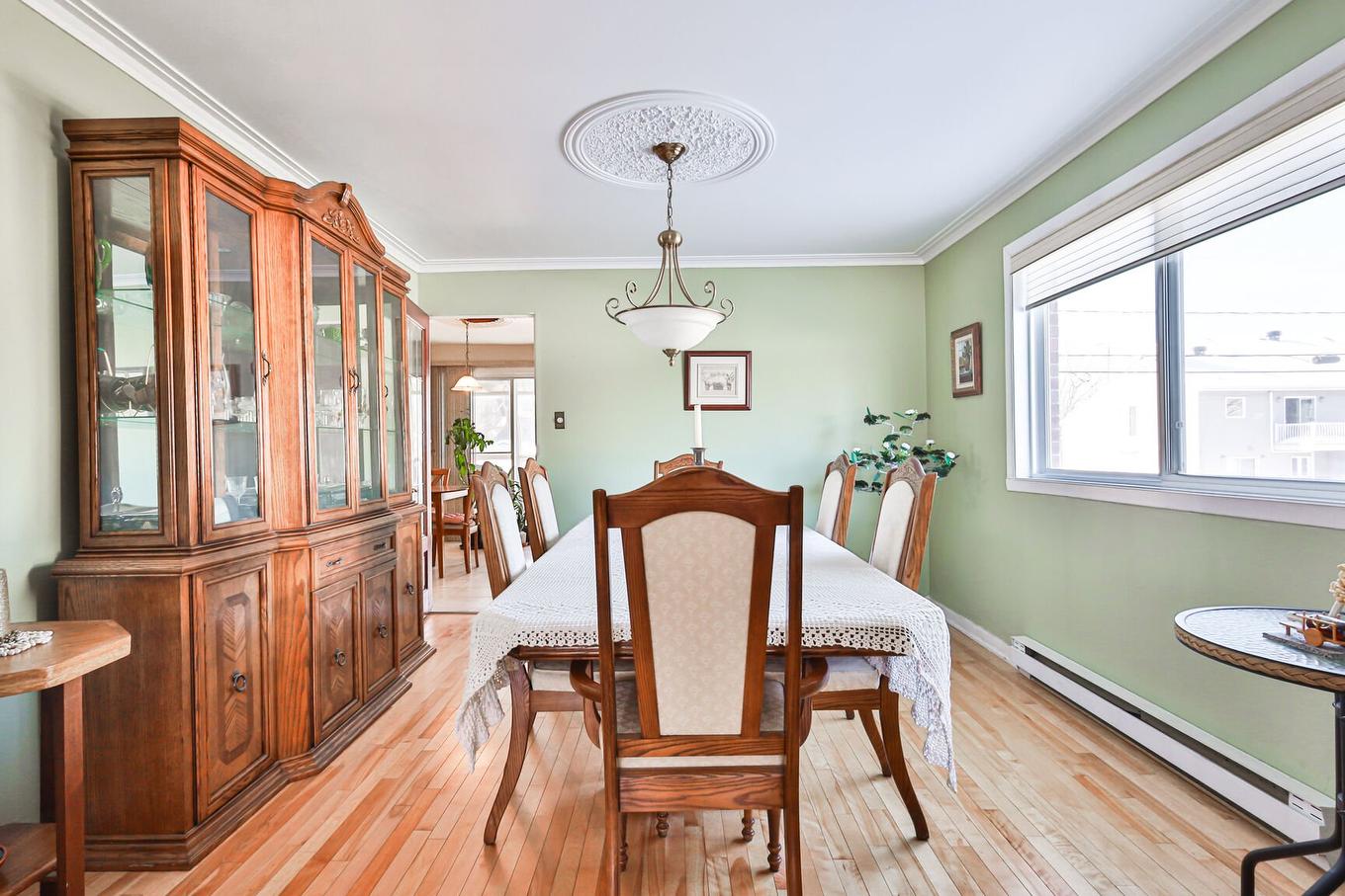 Dining room - 1860 Rue Favreau, Laval (Chomedey), QC - Indoor Photo Showing Dining Room