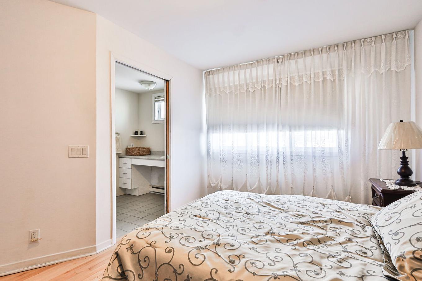 Primary bedroom - 1860 Rue Favreau, Laval (Chomedey), QC - Indoor Photo Showing Bedroom