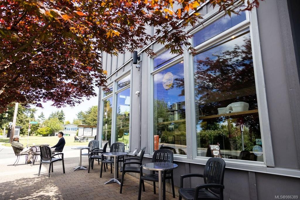 4-203-4201 Tyndall Ave, Saanich, BC