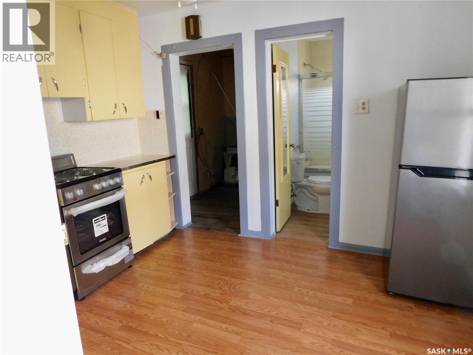 214 2Nd Street E, Lafleche, SK - Indoor Photo Showing Kitchen