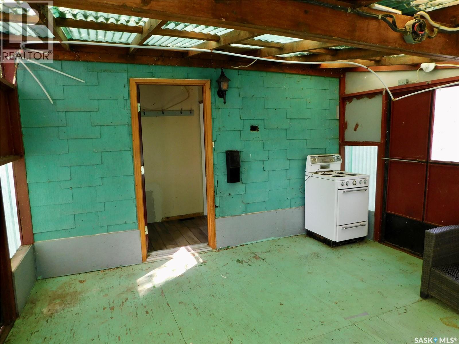 214 2Nd Street E, Lafleche, SK - Indoor