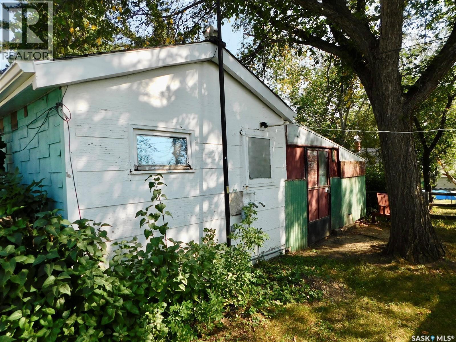 214 2Nd Street E, Lafleche, SK - Outdoor