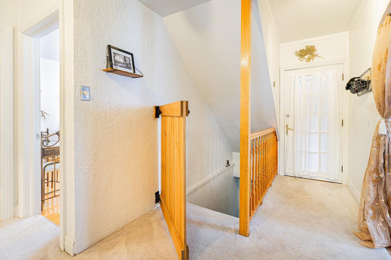 Staircase - 4607 - 4609 Av. Coolbrook, Montréal (Côte-Des-Neiges/Notre-Dame-De-Grâce), QC - Indoor Photo Showing Other Room