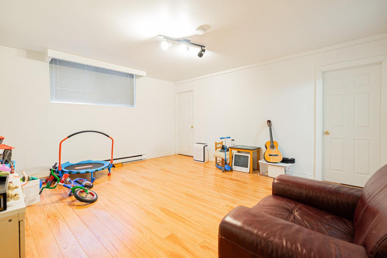 Family room - 4607 - 4609 Av. Coolbrook, Montréal (Côte-Des-Neiges/Notre-Dame-De-Grâce), QC - Indoor