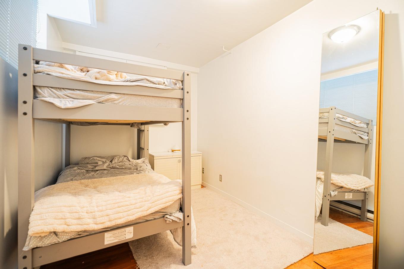 Bedroom - 4607 - 4609 Av. Coolbrook, Montréal (Côte-Des-Neiges/Notre-Dame-De-Grâce), QC - Indoor Photo Showing Bedroom