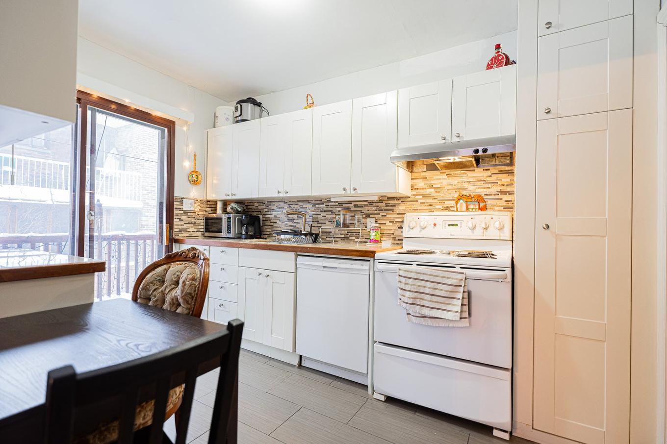 Kitchen - 4607 - 4609 Av. Coolbrook, Montréal (Côte-Des-Neiges/Notre-Dame-De-Grâce), QC - Indoor Photo Showing Kitchen With Double Sink