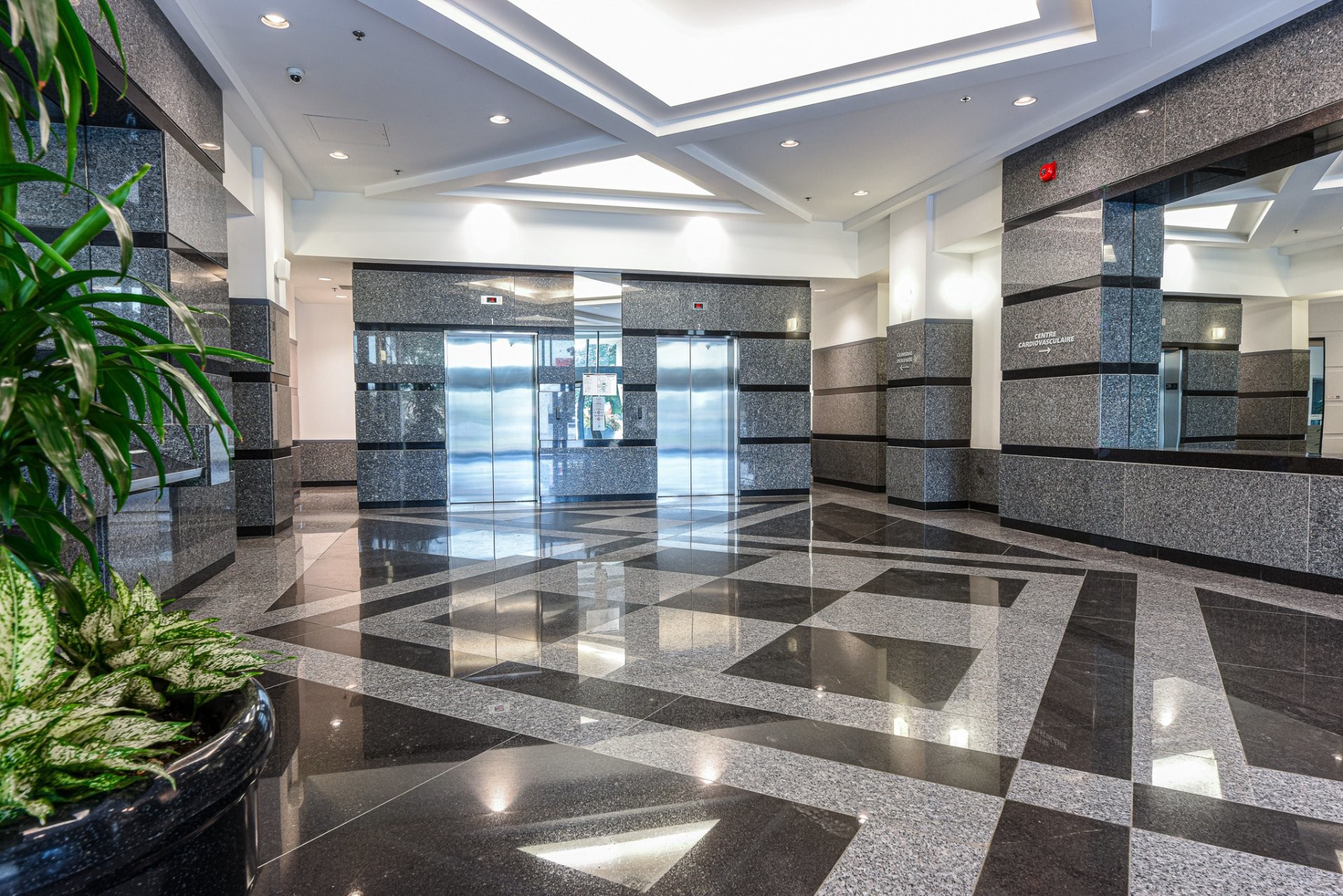 Hall d'entrée/Vestibule - 540-101 Boul. Roland-Therrien, Longueuil (Le Vieux-Longueuil), QC - Indoor Photo Showing Other Room