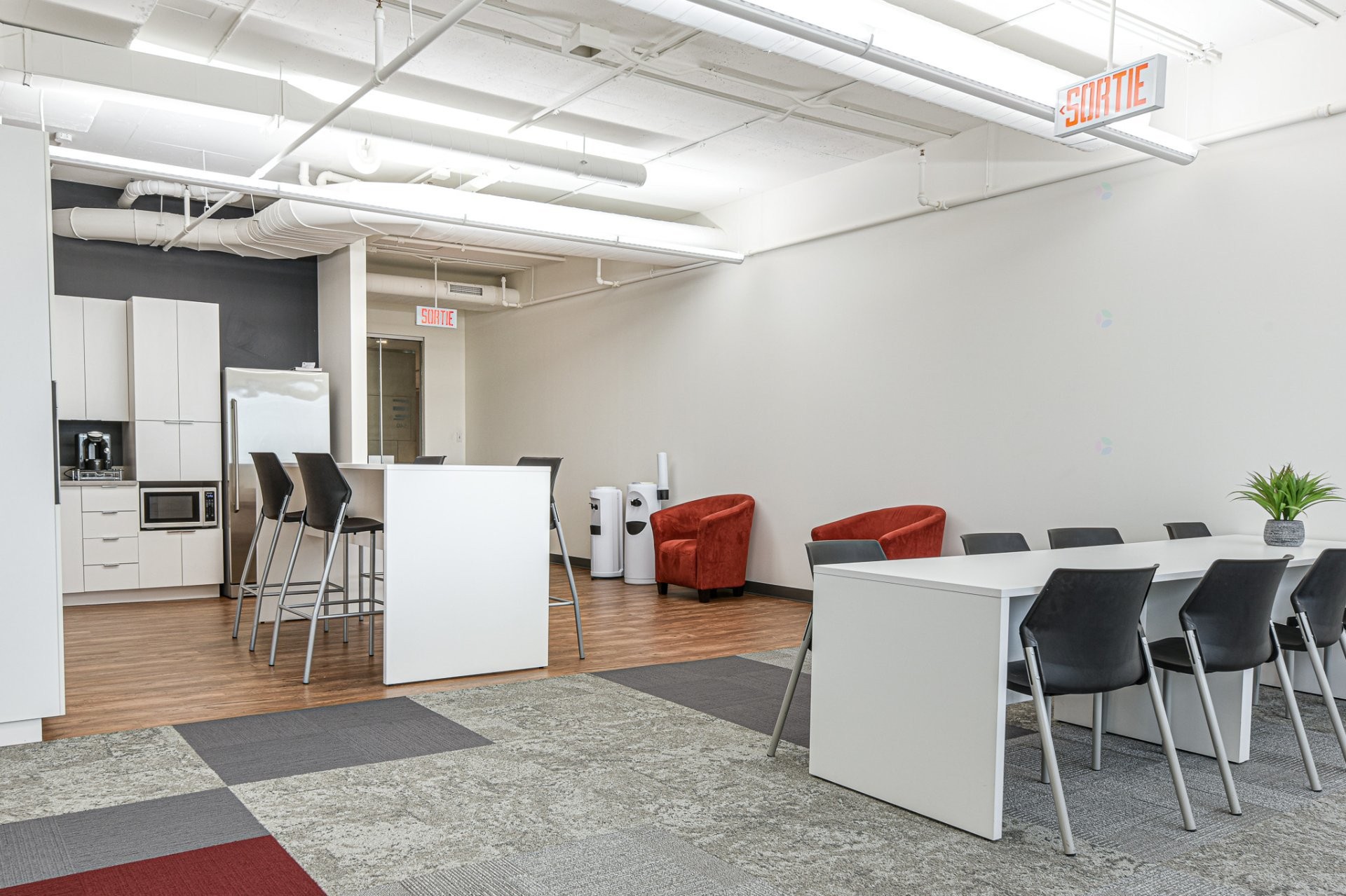 Bureau - 540-101 Boul. Roland-Therrien, Longueuil (Le Vieux-Longueuil), QC - Indoor