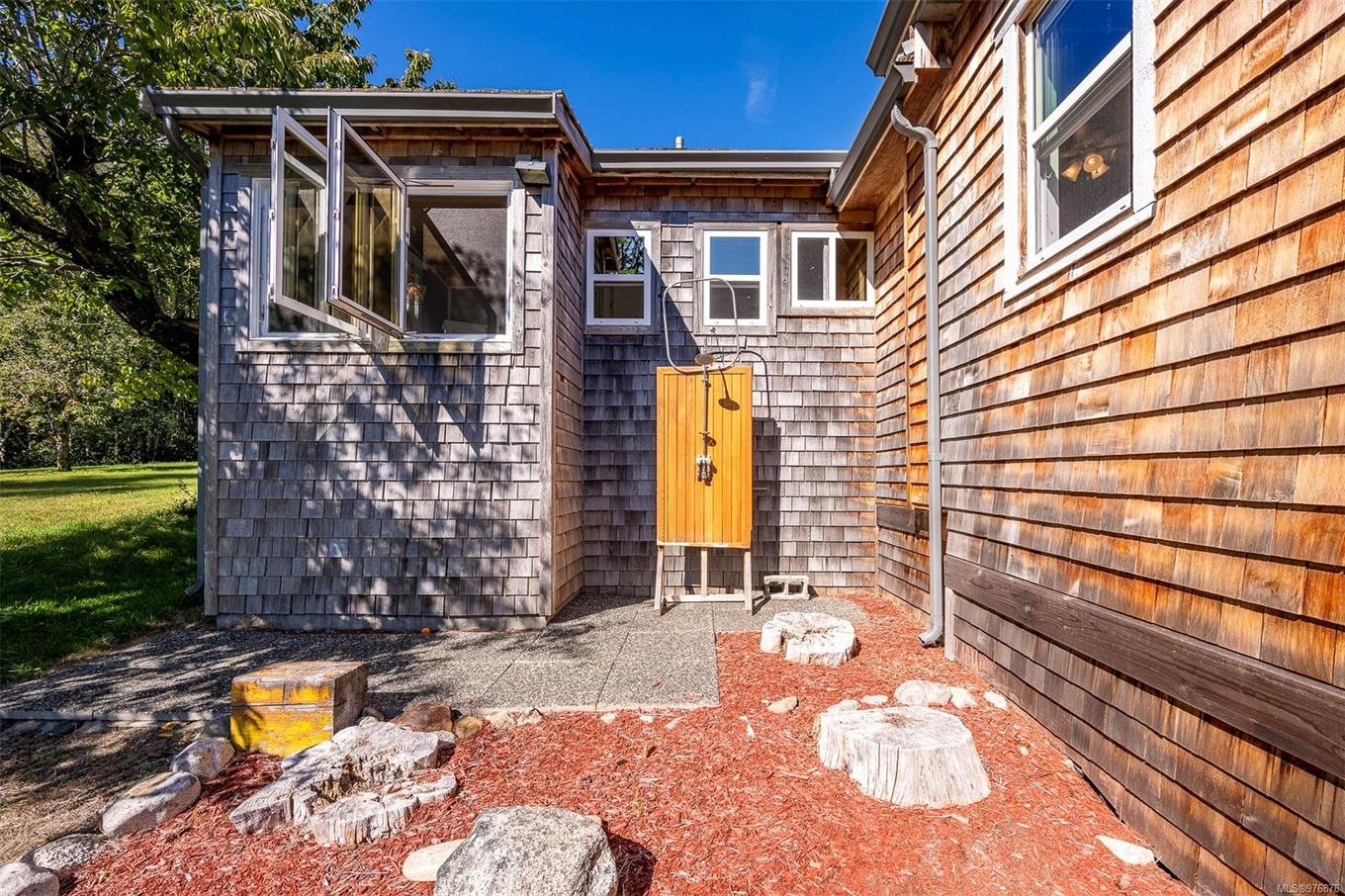 12683 Highway 101 Hwy, Powell River, BC