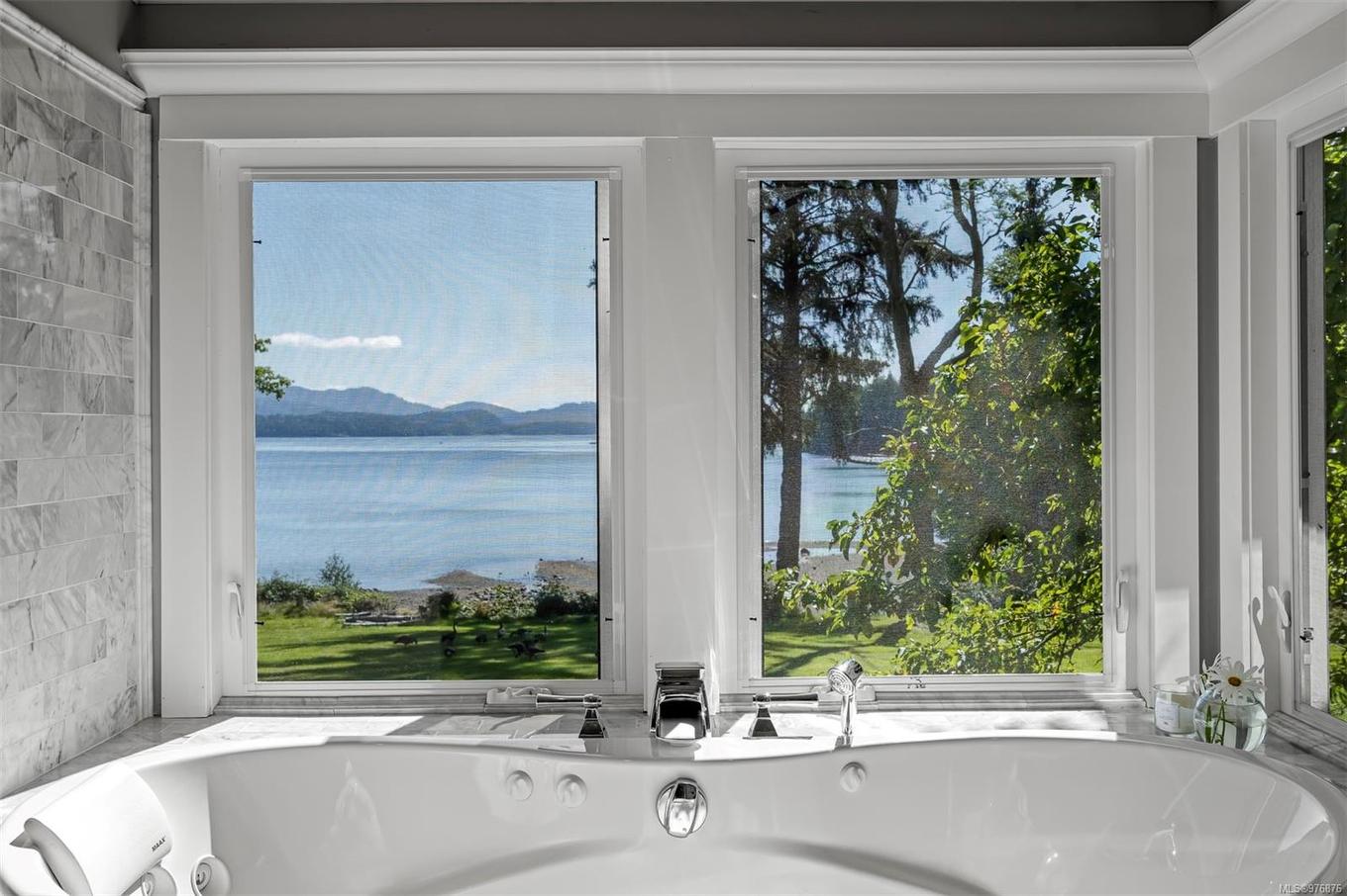 12683 Highway 101 Hwy, Powell River, BC