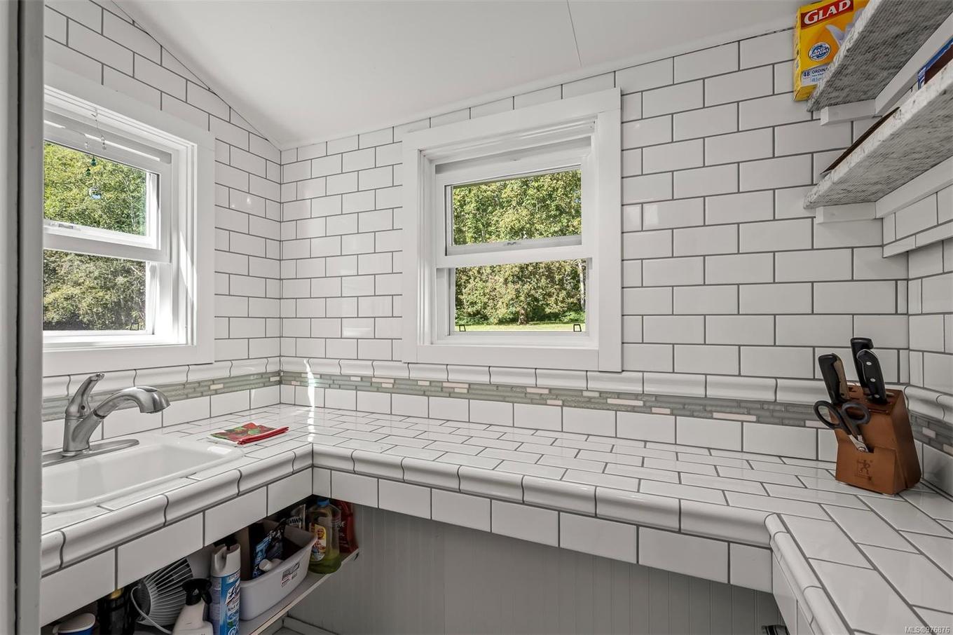 12683 Highway 101 Hwy, Powell River, BC