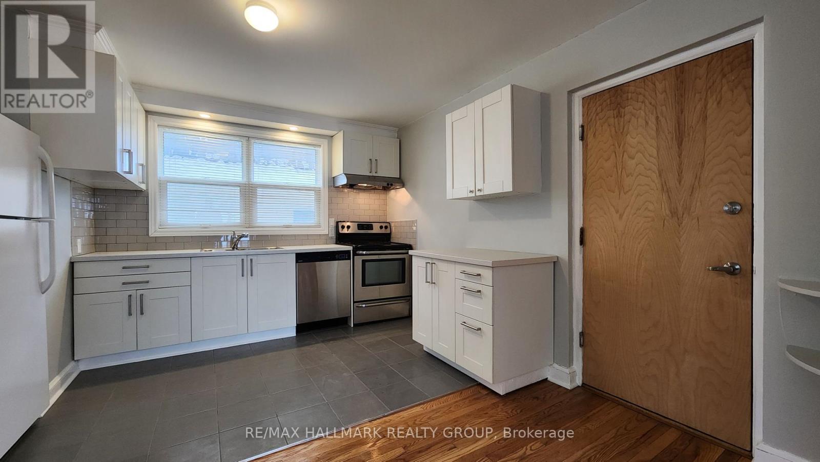 310 Byron Avenue, Ottawa, ON - Indoor Photo Showing Kitchen