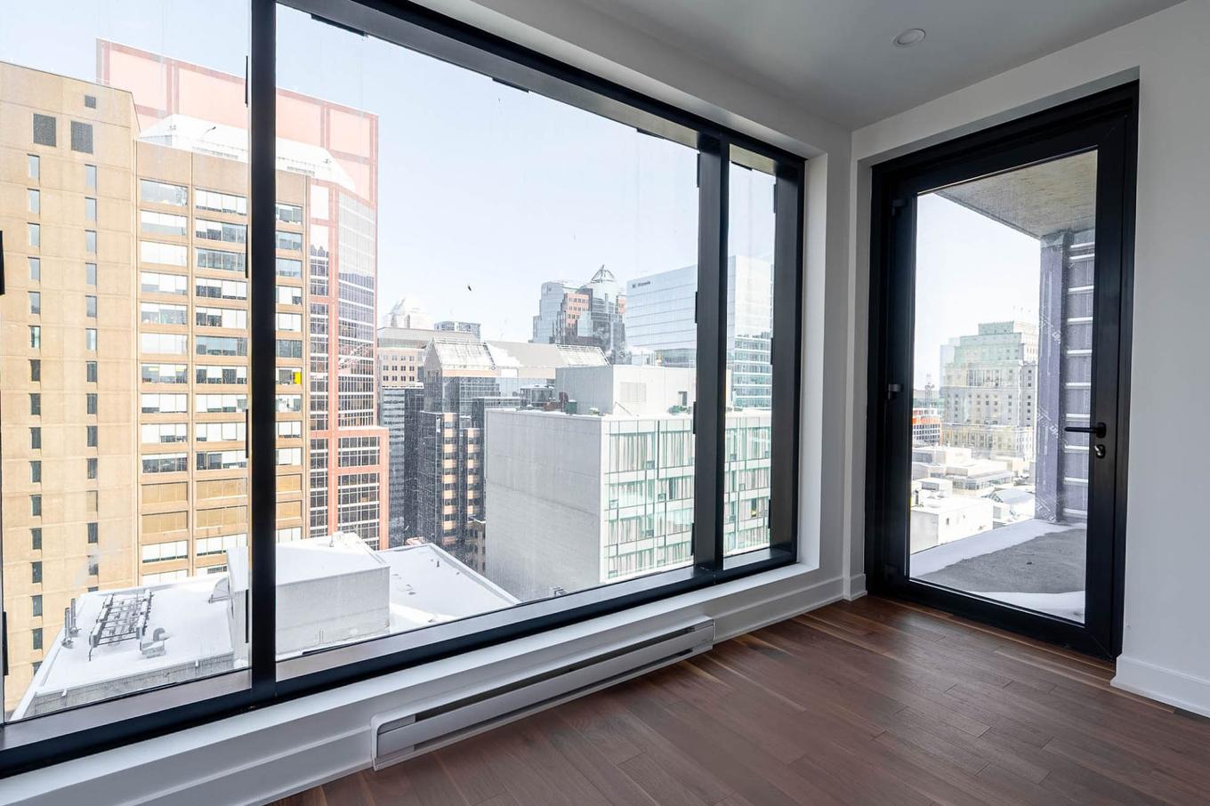 Living room - 2013-2060 Rue Peel, Montréal (Ville-Marie), QC - Indoor Photo Showing Other Room