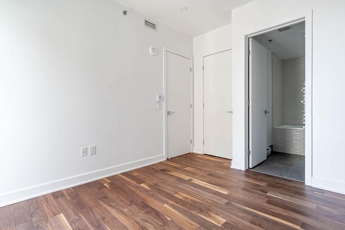 Master bedroom - 2013-2060 Rue Peel, Montréal (Ville-Marie), QC - Indoor Photo Showing Other Room