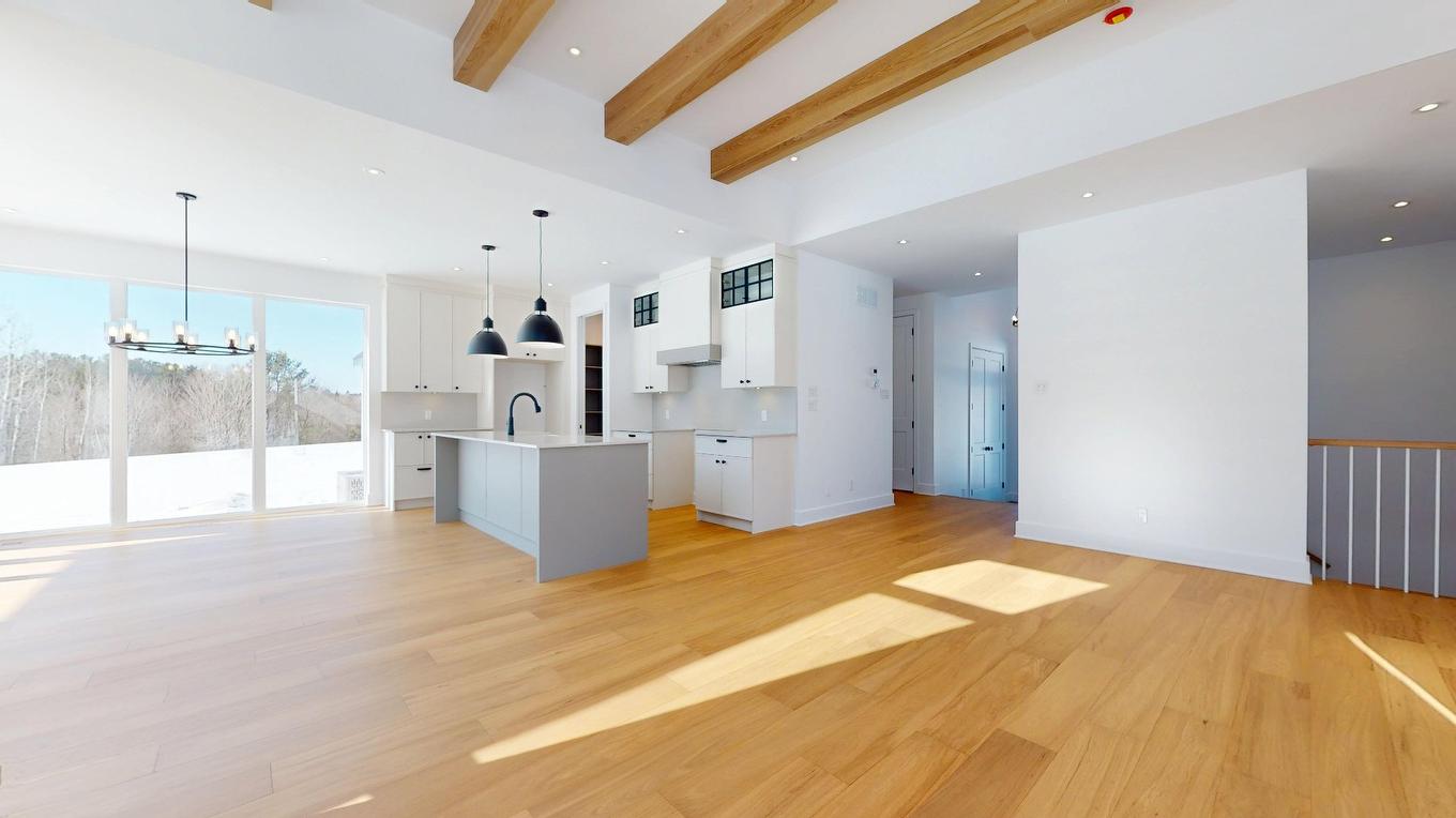 Cuisine - 1704 Place Des Centaurées, Piedmont, QC - Indoor Photo Showing Kitchen With Upgraded Kitchen