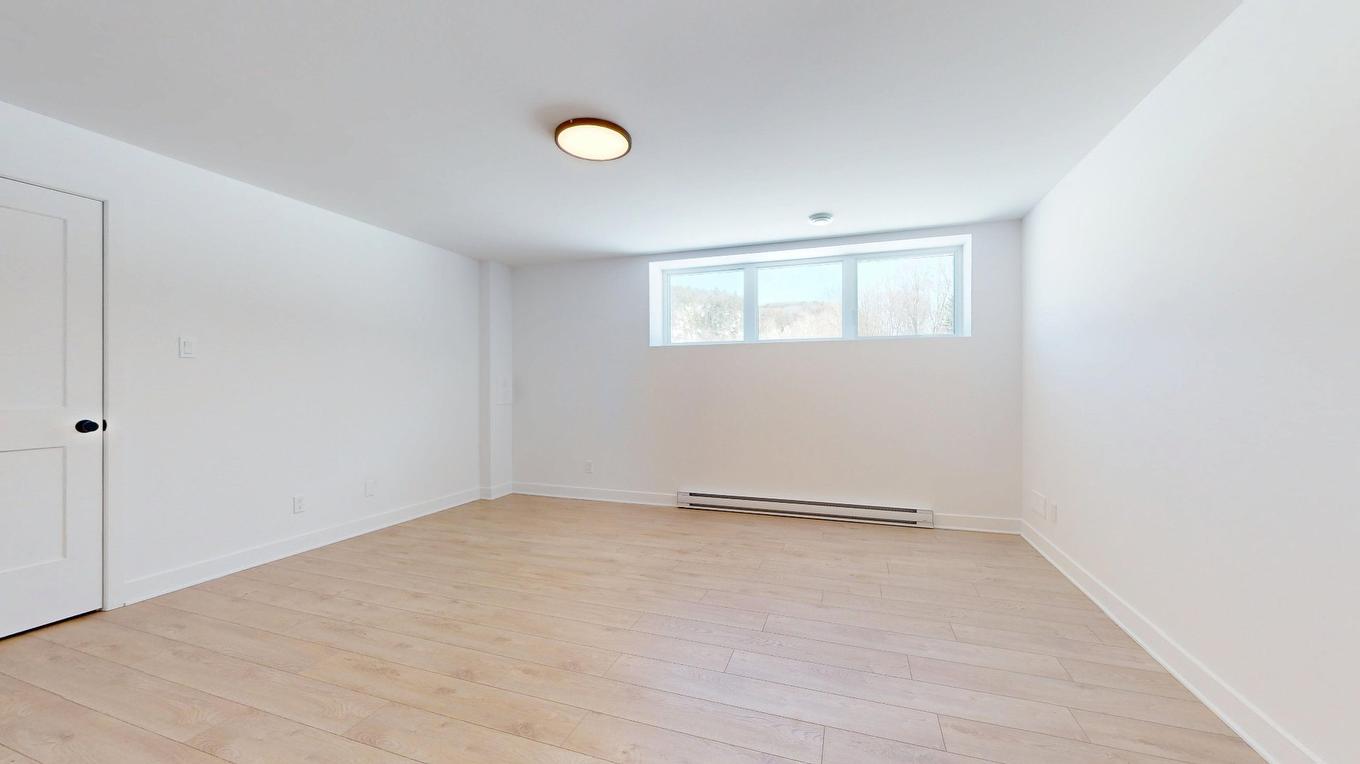 Chambre à coucher - 1704 Place Des Centaurées, Piedmont, QC - Indoor Photo Showing Other Room