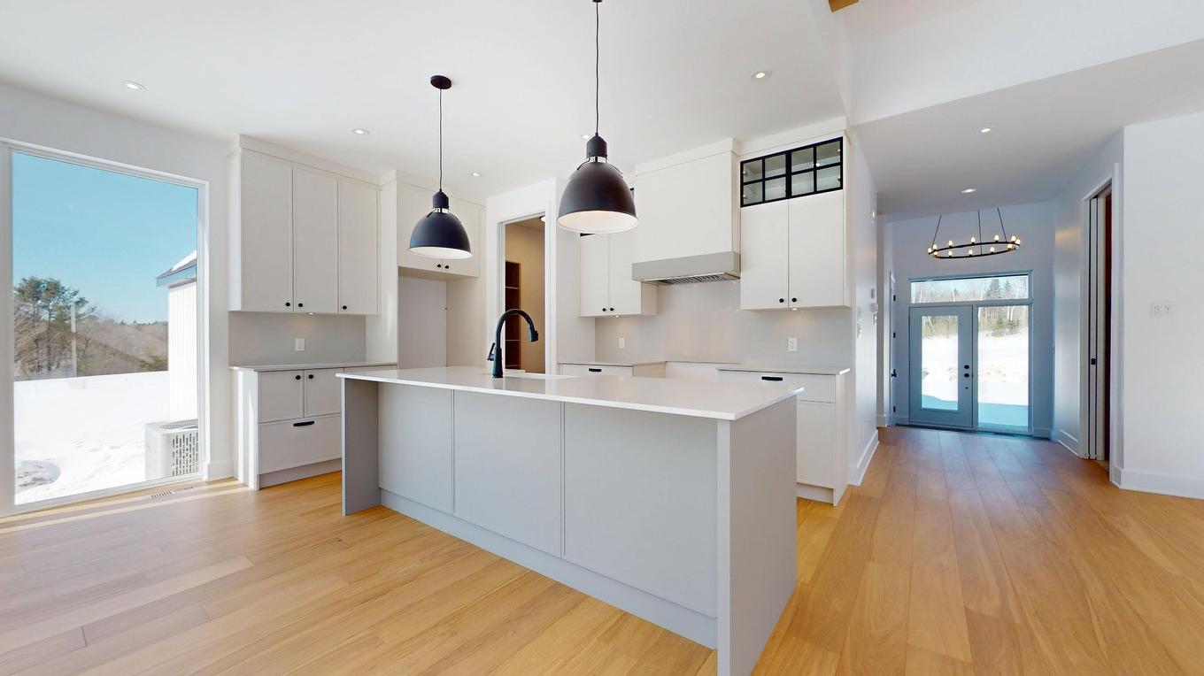 Cuisine - 1704 Place Des Centaurées, Piedmont, QC - Indoor Photo Showing Kitchen With Upgraded Kitchen