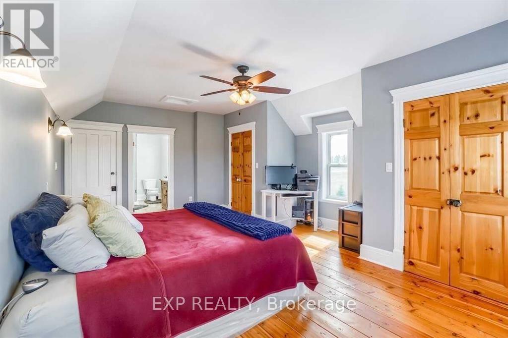 437028 4Th Line, Melancthon, ON - Indoor Photo Showing Bedroom