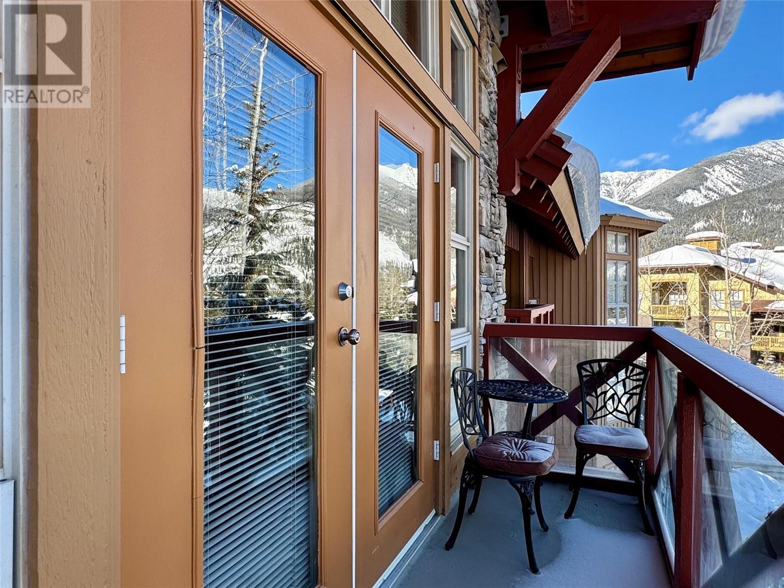 2080 Summit Drive Unit# 412, Panorama, BC - Outdoor With Exterior