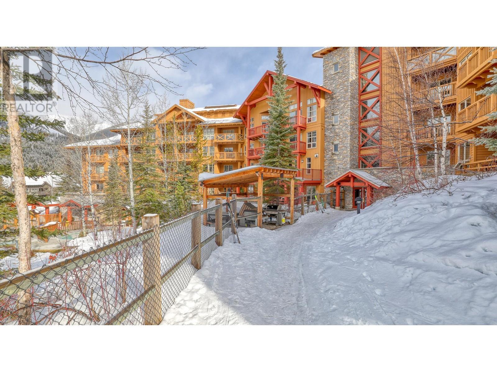 2080 Summit Drive Unit# 412, Panorama, BC - Outdoor