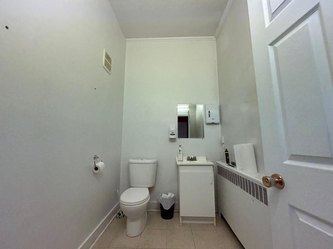 Powder room - 99 8E Rue, Rouyn-Noranda, QC - Indoor Photo Showing Bathroom