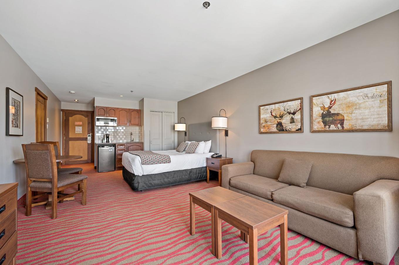 Bedroom - 386-161 Ch. Du Curé-Deslauriers, Mont-Tremblant, QC - Indoor Photo Showing Living Room