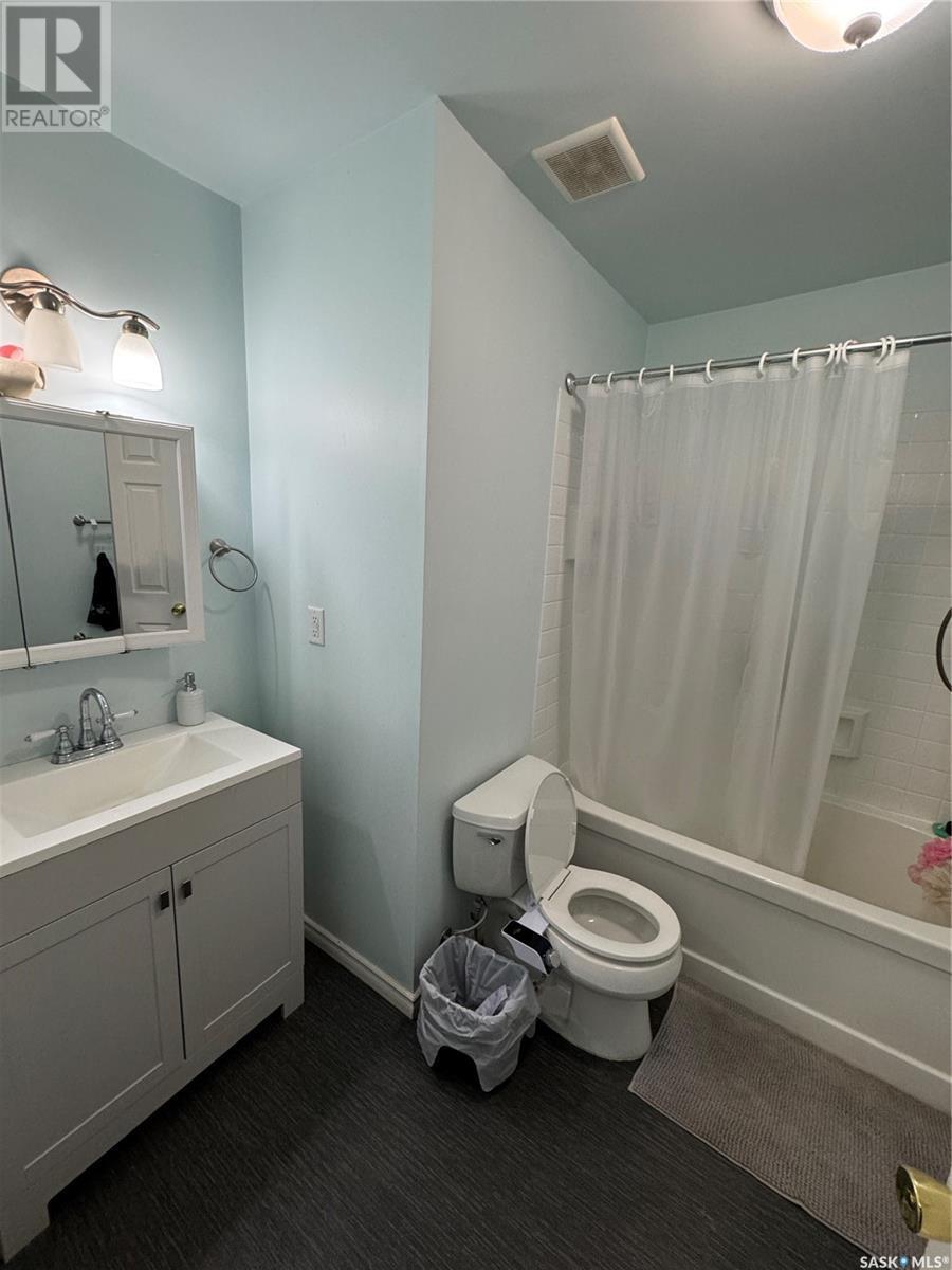 722 & 724 Desmond Street, Grenfell, SK