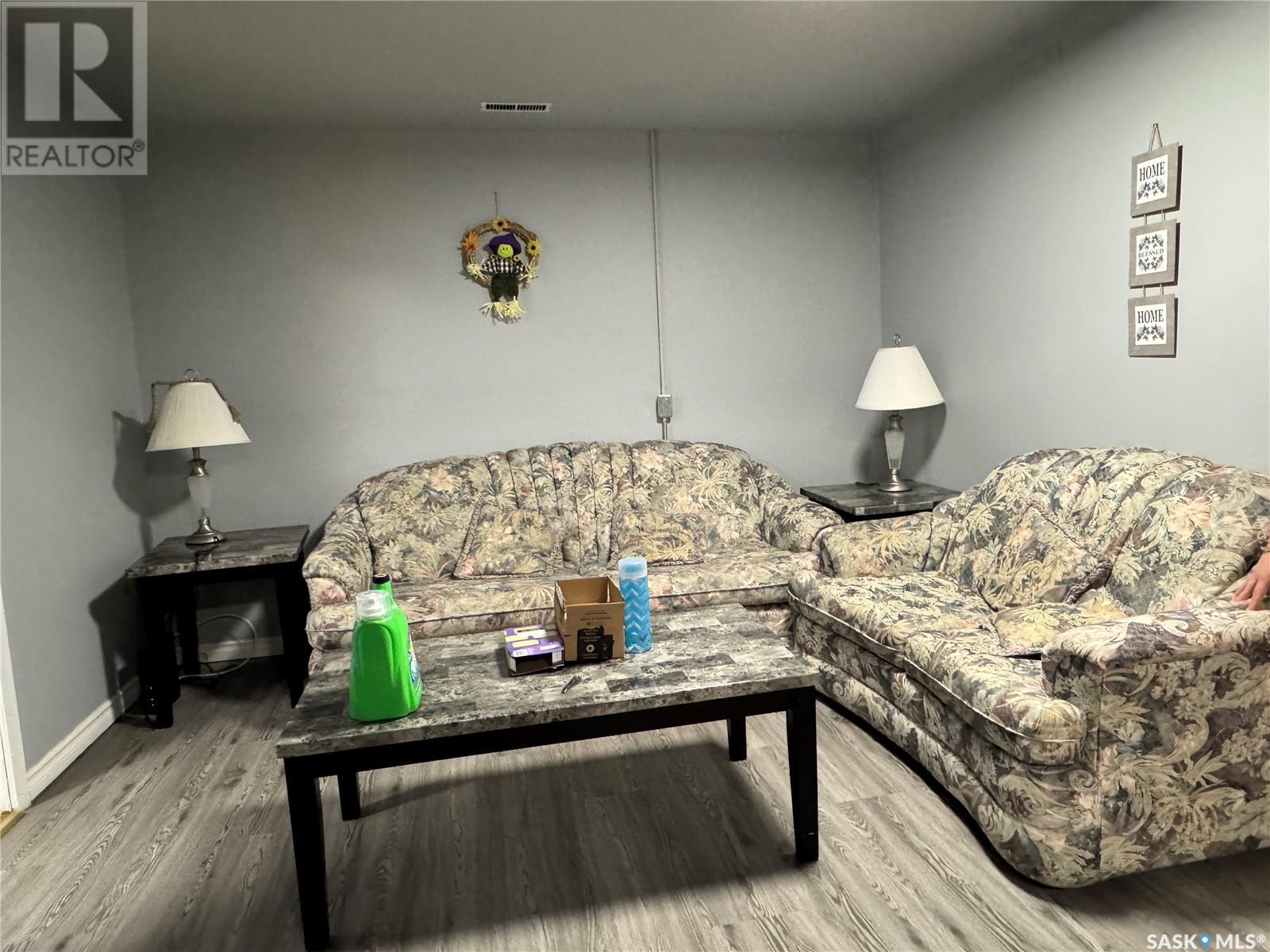 722 & 724 Desmond Street, Grenfell, SK